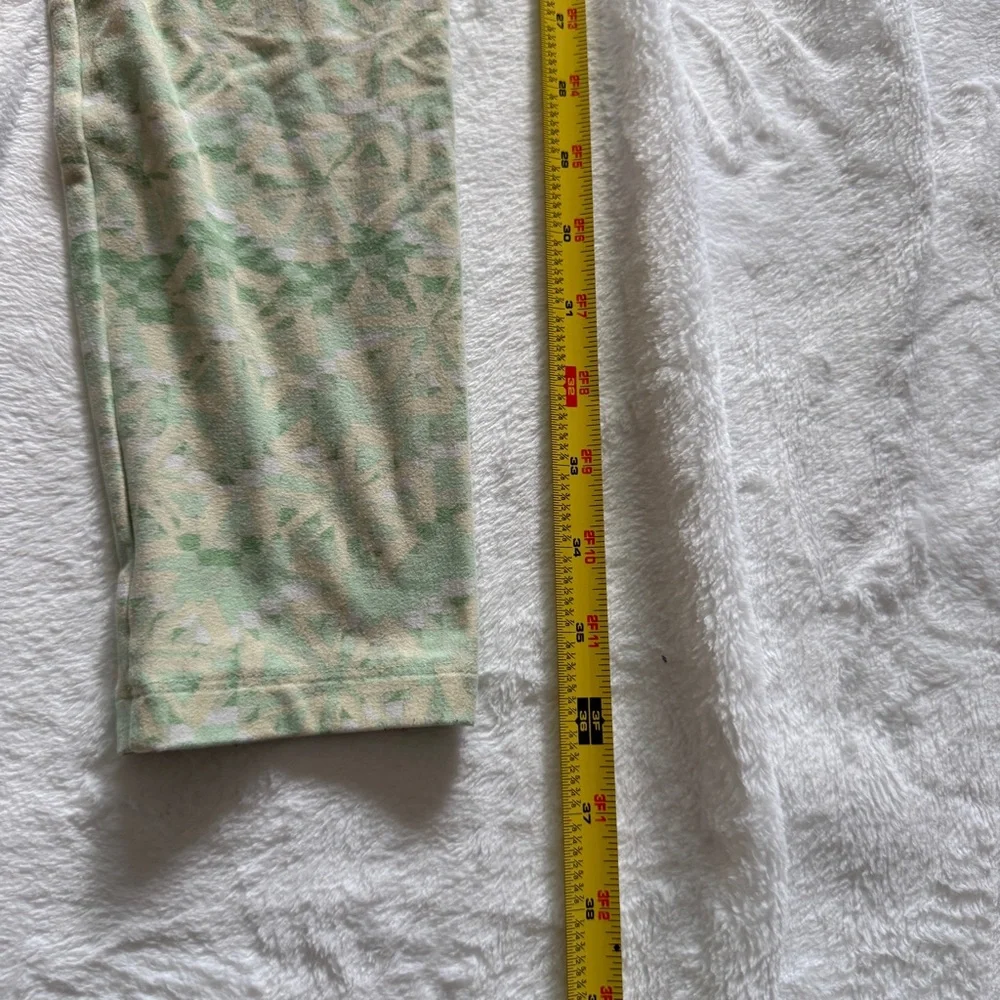 LuLaRoe Mint and Cream Patterned Leggings
